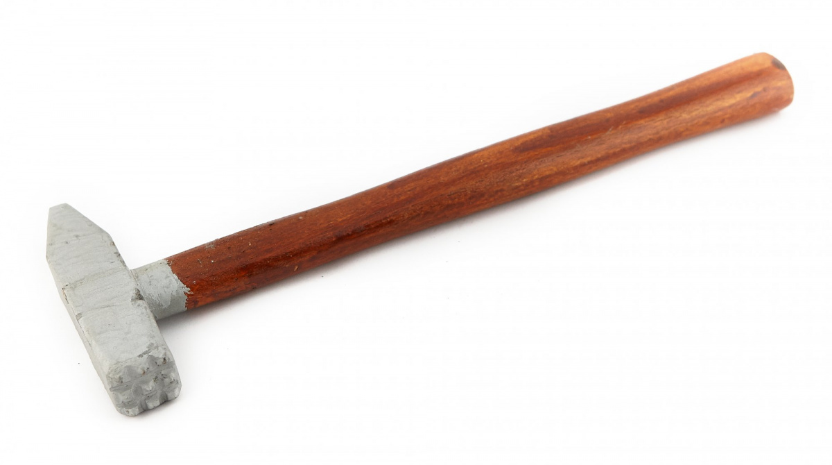 Молоток бучарда с деревянной ручкой 300гр